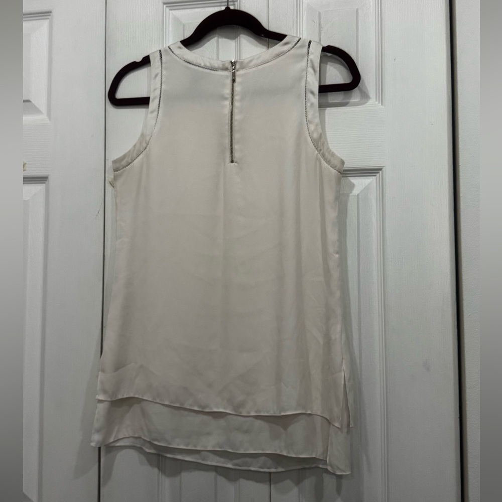 White House Black Market sleeveless off White tiered Top size XS - Picture 5 of 7
